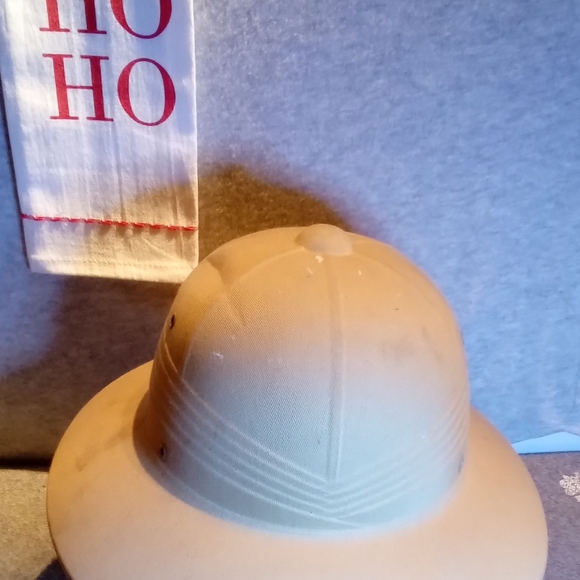 VINTAGE MARINE CORP. GENUINE,PITH SAFARI SUN HAT WATERPROOF,ORIGNAL PIN ON FRONT - Picture 2 of 7